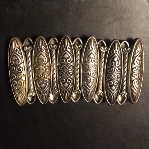 Silver fashion bracelet