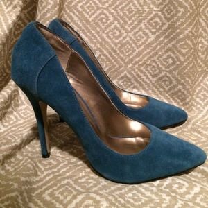 Steve Madden blue pumps