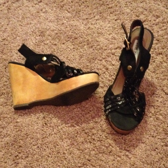 Never worn Steve Madden wedges