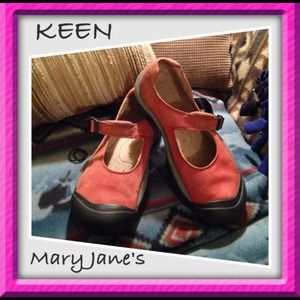 KEEN Shoes I believe "Presideo" Size 9