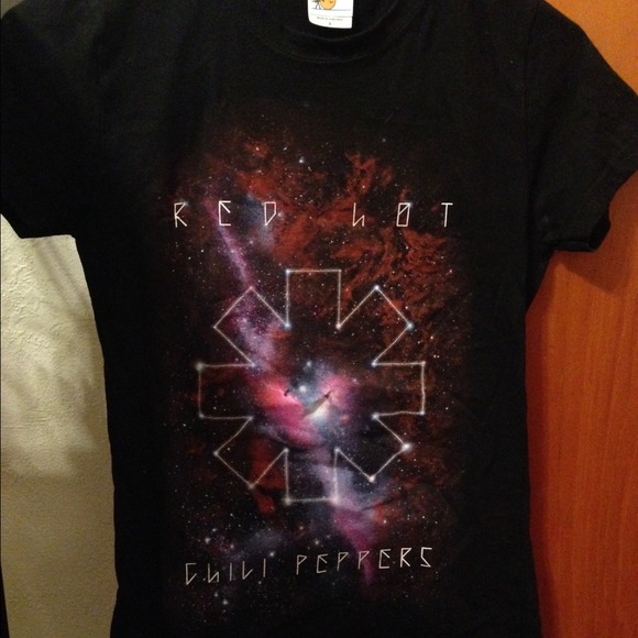 Red Hot Chili Peppers Fitted T-Shirt! 💕