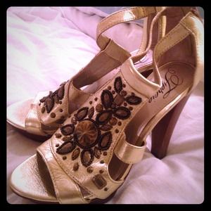 Fergie high heal shoes