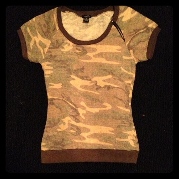 Camo short sleeve top
