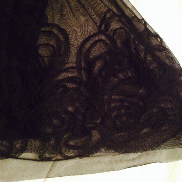 Short Mesh Dress with Illusion Sweetheart Bodice - Picture 3 of 4