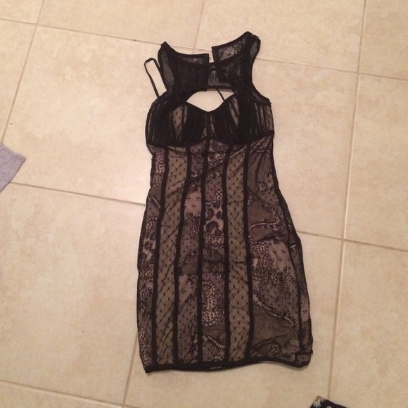 Super sexy Bebe lace dress