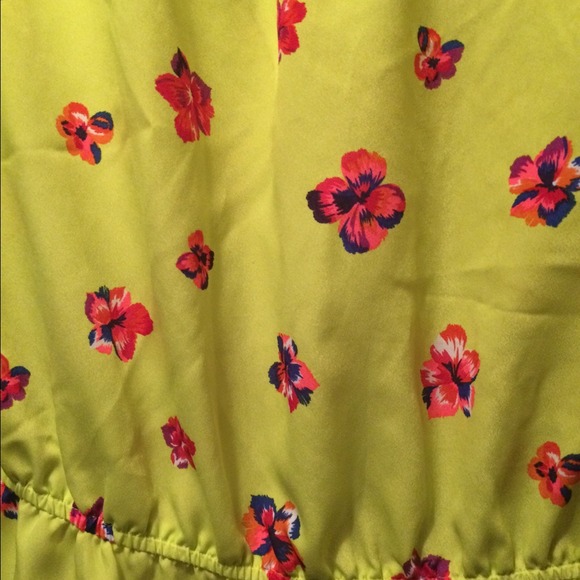 Flower top - Picture 3 of 3