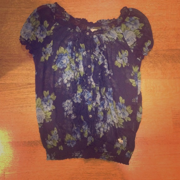 Button Abercrombie floral top