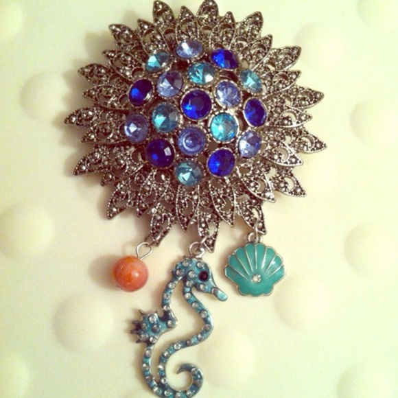 ๐HOST PICK๐ โATLANTIS" FASHION BROOCH - Picture 4 of 4