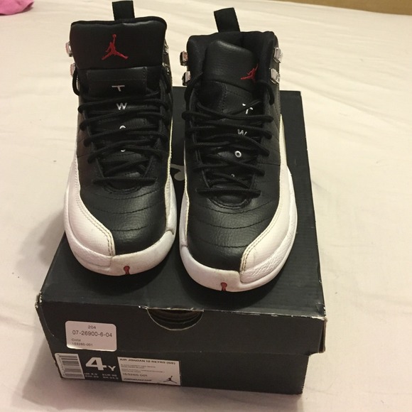 Jordan 12's