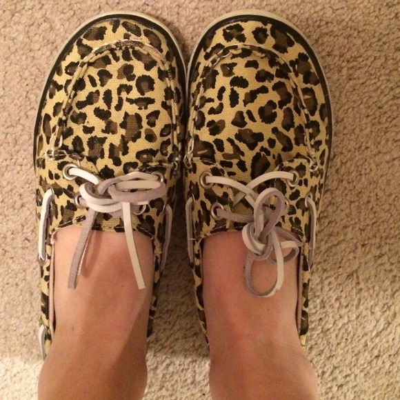 Cheetah boat shoes