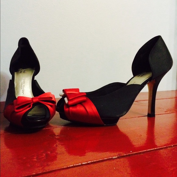 Isabel Toreado Pumps Black and Red Size 9.5