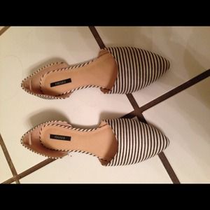 F21 pointy flats