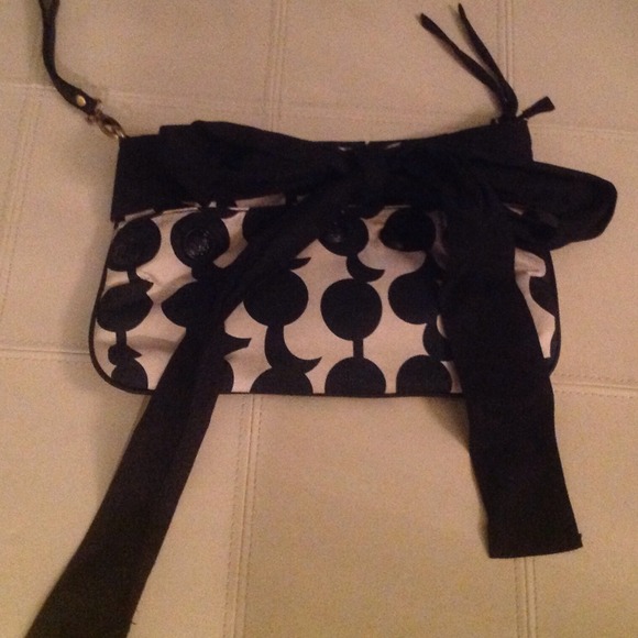 Fabric Big Bow Clutch. - Picture 1 of 4
