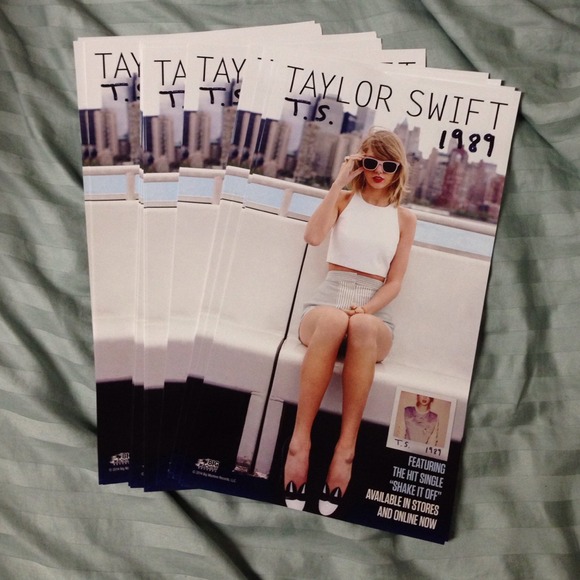 TAYLOR SWIFT POSTERS