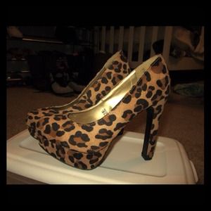 Leopard print pump size 5.5