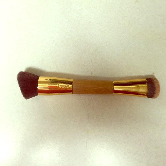 Tarte contouring brush