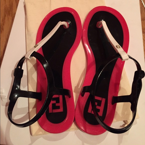 ❌SOLD❌ Fendi flat thong jelly - Picture 3 of 4