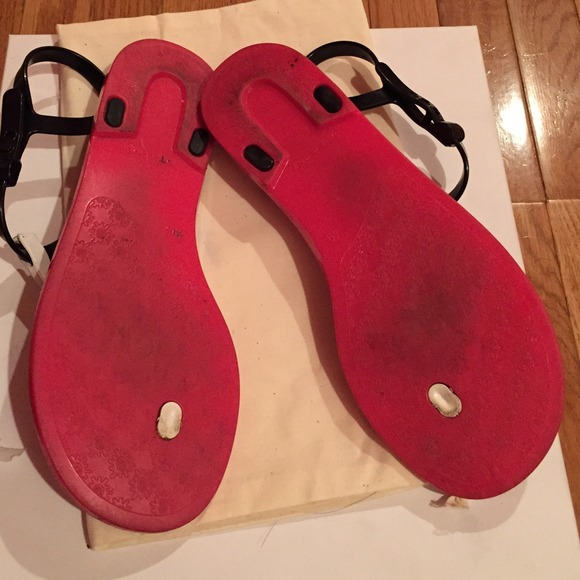 ❌SOLD❌ Fendi flat thong jelly - Picture 4 of 4