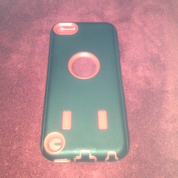 Black and red ipod 5 case