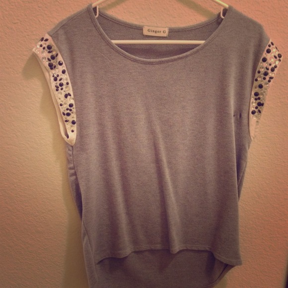 Grey top