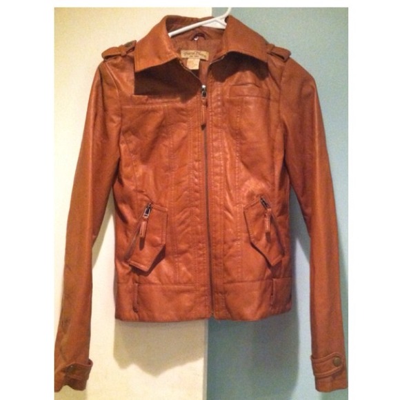 Cute fall leather jacket - Picture 2 of 3