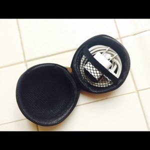 🎁🎁🎁Organization box forcharger in your hand bag