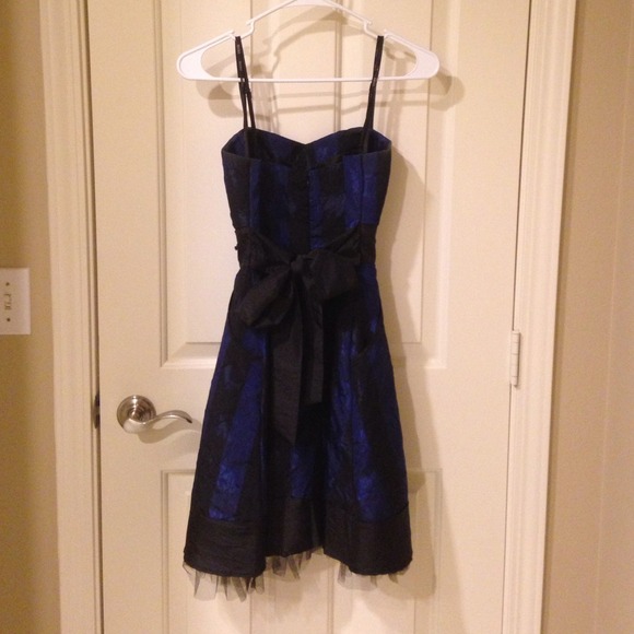 Dress - Picture 2 of 3