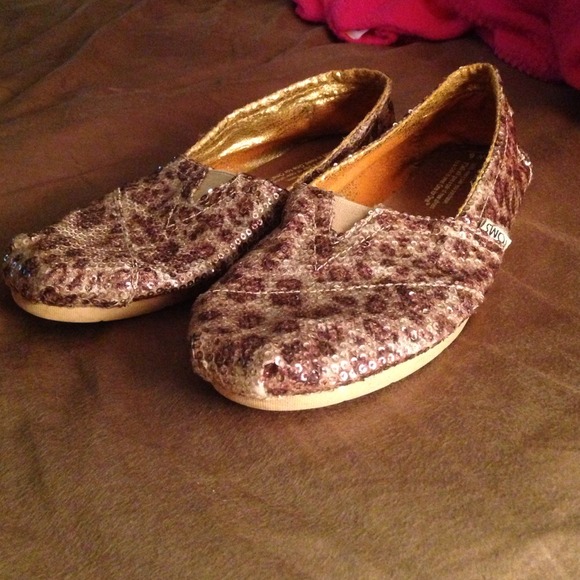 Toms