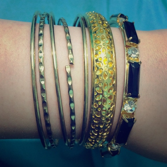 Set of 7 bangles