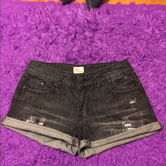 Short - Picture 2 of 3