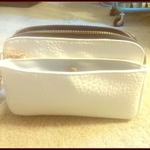 White shoulder bag