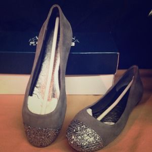 NIB Sperry 5.5 gray, suede flat with glitter toe
