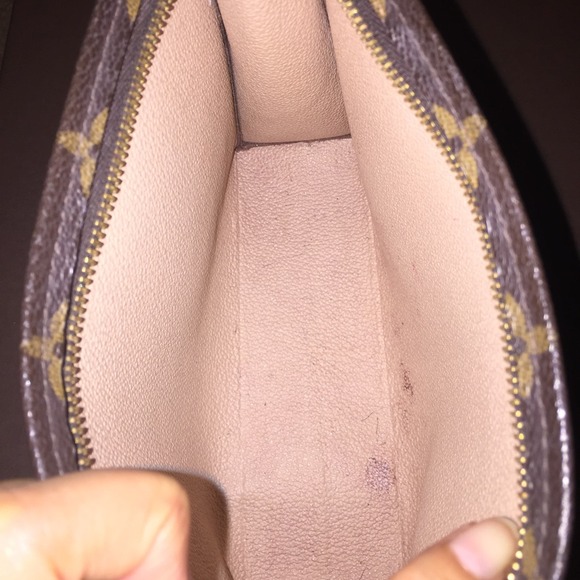 AUTHENTIC LOUIS VUITTON Vintage Toiletry Pouch 19 - Picture 2 of 4