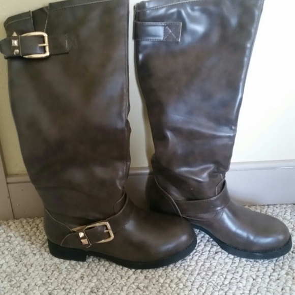 Riding boots