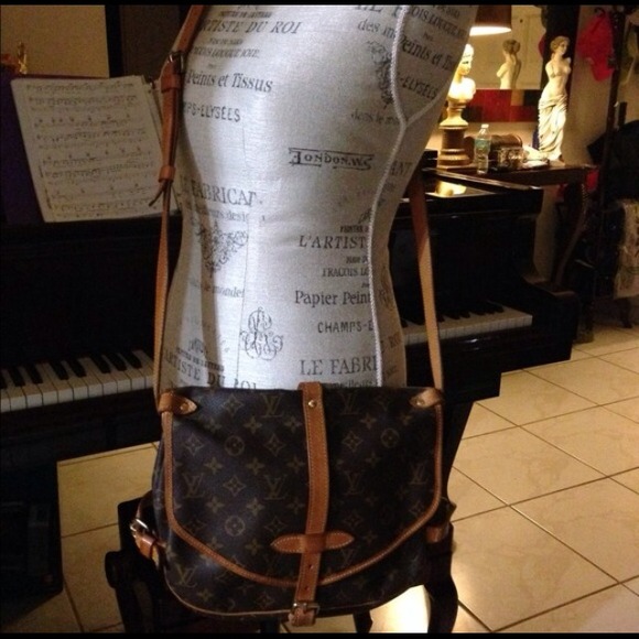 100% authentic LV saumur 30 (accept paypal)