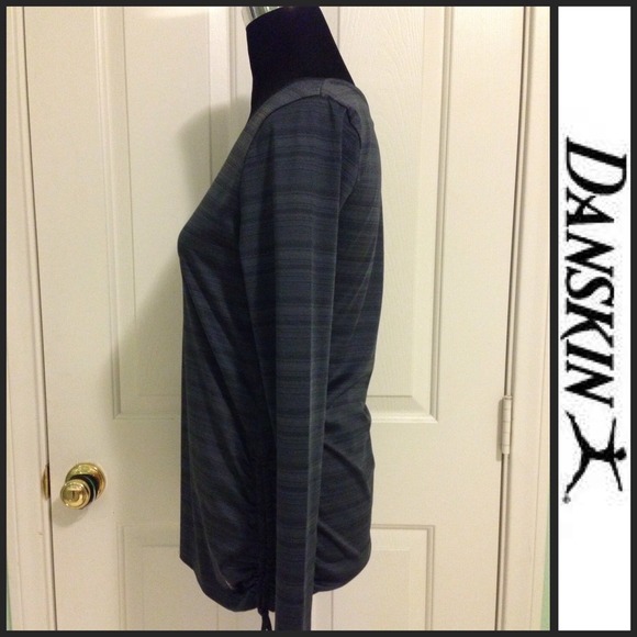 👚Danskin Gray Long Sleeve Top👚 - Picture 3 of 4
