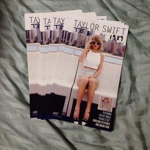 🚫HOLD🚫 Taylor Swift poster