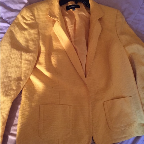 Yellow blazer