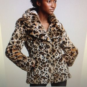 Guess Faux Fur Coat 😻