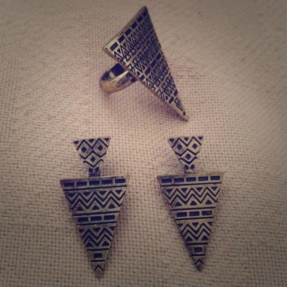 Vintage Triangle Set