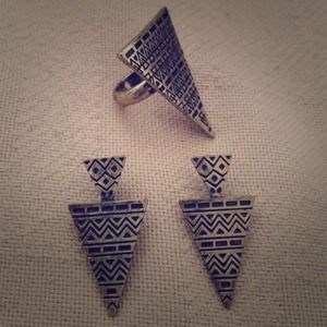 Vintage Triangle Set