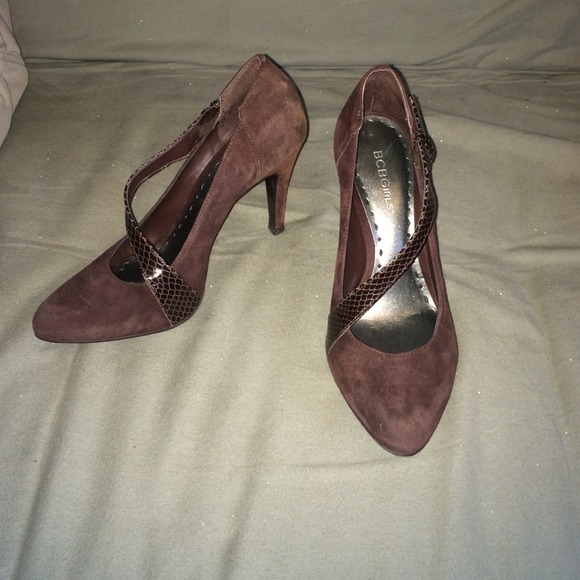 BCBG GIRLS Brown suede heels.