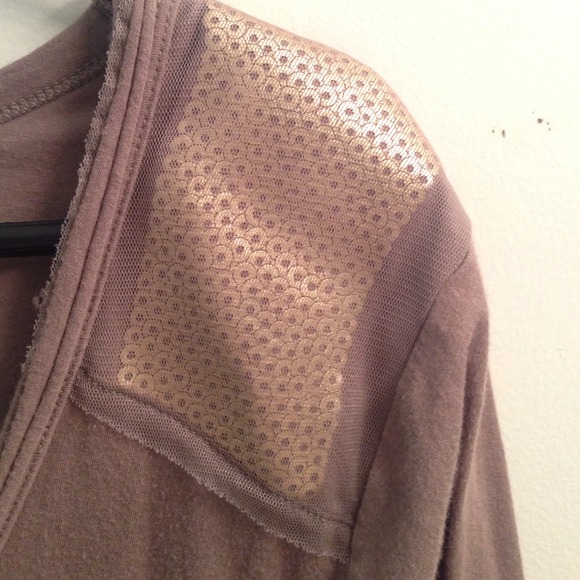 3/4 sleeve embellished top - Picture 2 of 3