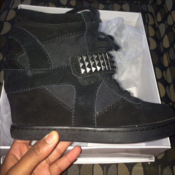 Steve Madden Hilight Sneaker Wedge
