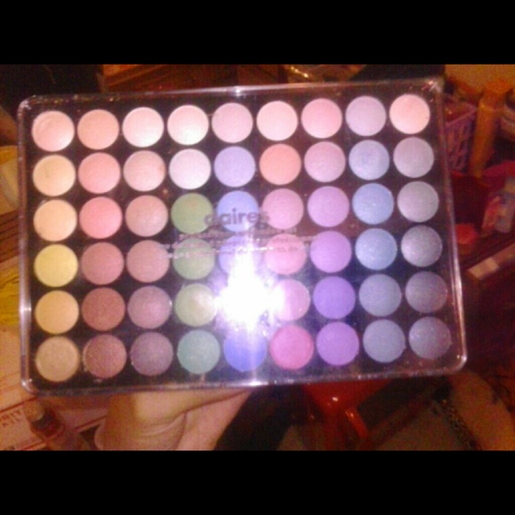 Make up pallet