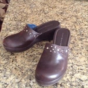 Brown clogs