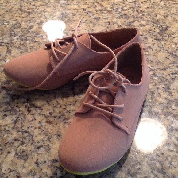 Shoes - Pinkish shoes