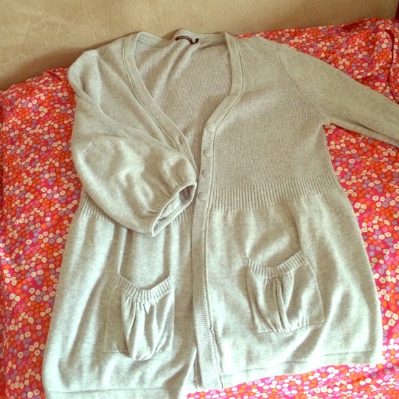 Grey mid length sleeve sweater button up. - Picture 1 of 2