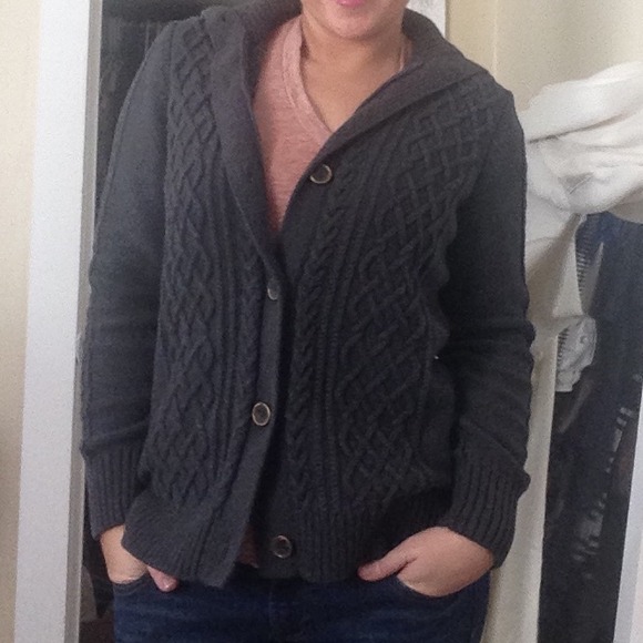 ✖️SOLD✖️L.L. Bean Cableknit Cardigan Sweater - Picture 2 of 3