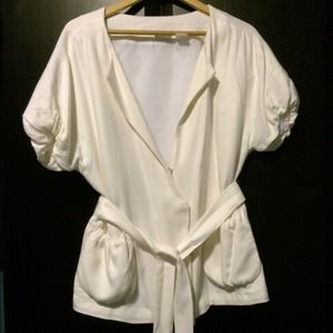 White short sleeve belted jacket